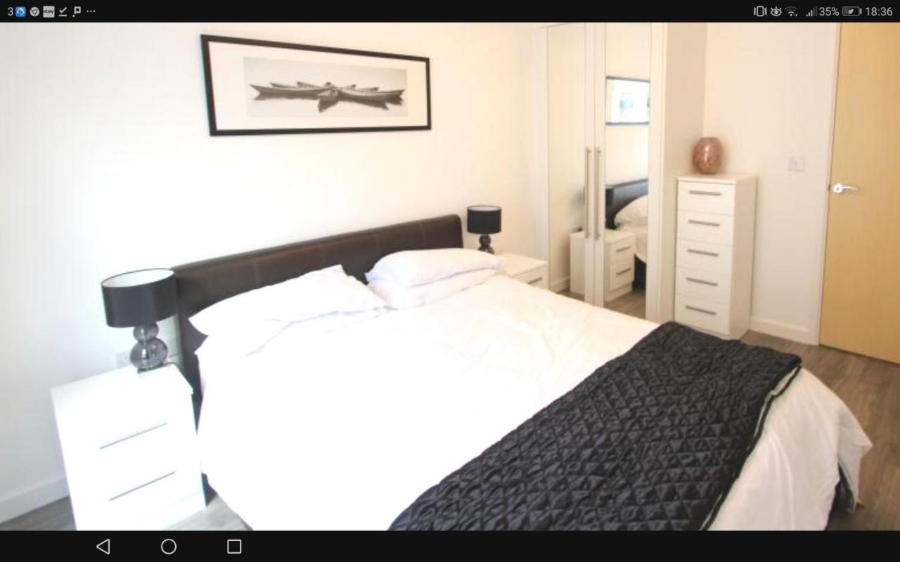 New Central Woking 1 And 2 Bedroom Apartments With Free Gym, Close To Train Station Buitenkant foto