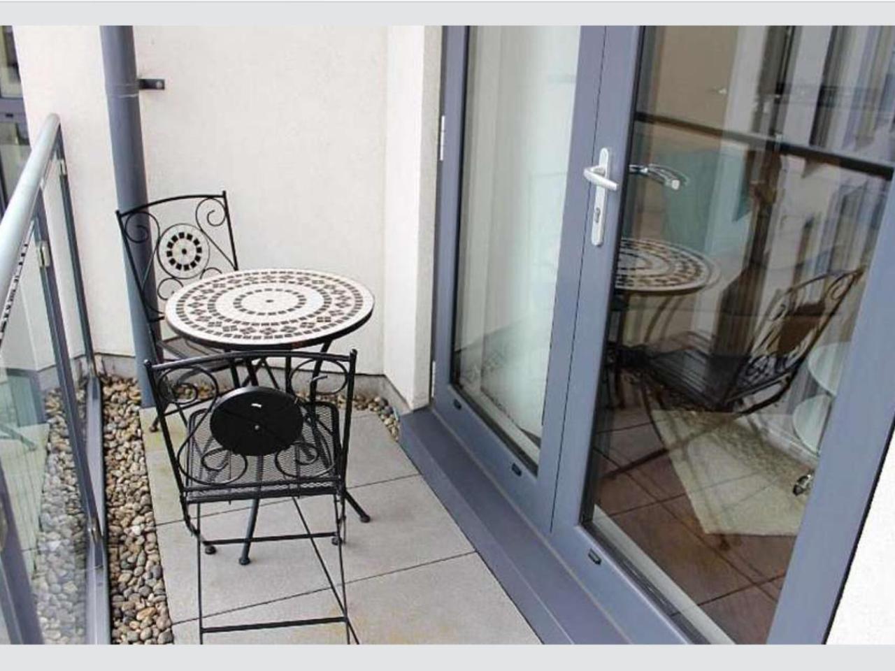 New Central Woking 1 And 2 Bedroom Apartments With Free Gym, Close To Train Station Buitenkant foto